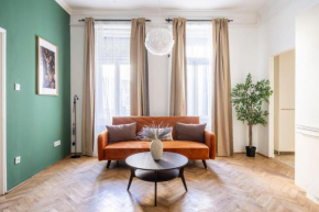 Cozy & Central Located Apartment w' Terrace